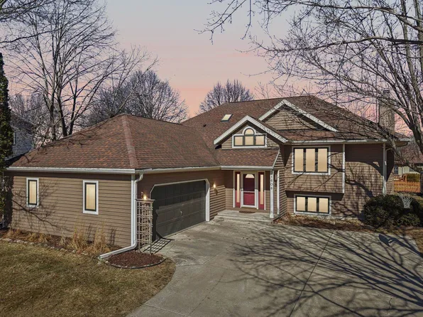 1606 Manchester Xing, Waunakee, WI 53597