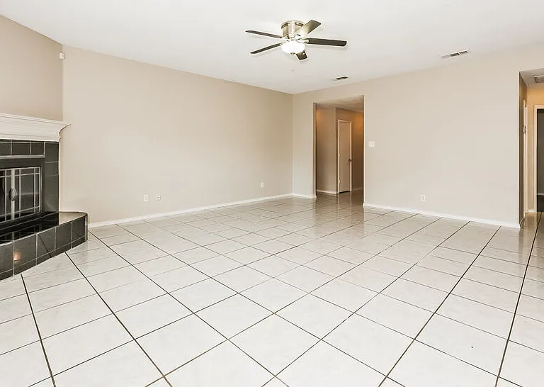 617 Saint Eric Dr — Photo 5