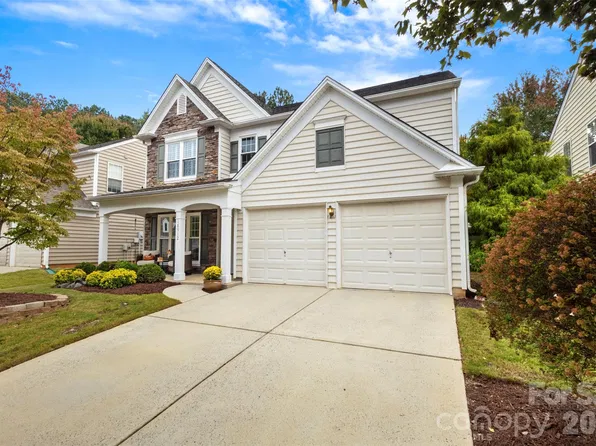 18912 Harbor Cove Ln, Cornelius, NC 28031