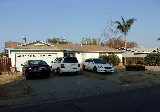 2nd image of 2741 N Canary Dr