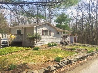 168 Bee Hollow Rd, Shohola, PA 18458