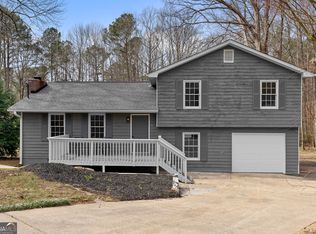 25 Queen Ct, Carrollton, GA 30116