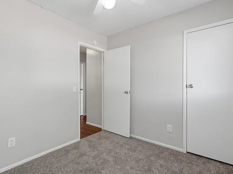 905 Craig Dr — Photo 10