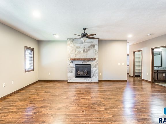 5th image of 6409 S Keller Cir