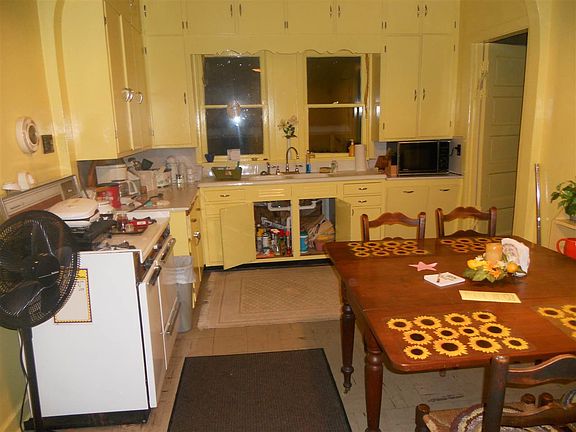 2nd image of 61 N Victoria Ave