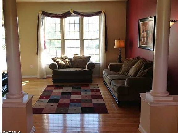 3rd image of 10946 Emerald Rock Ln