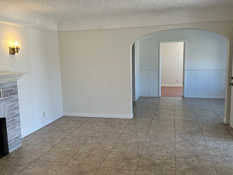 17317 Ardmore Ave — Photo 5