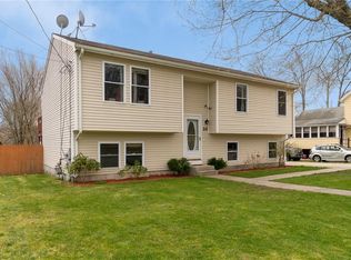 20 Roberta Ave, Woonsocket, RI 02895