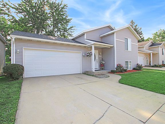 2nd image of 979 Sagewood Ct