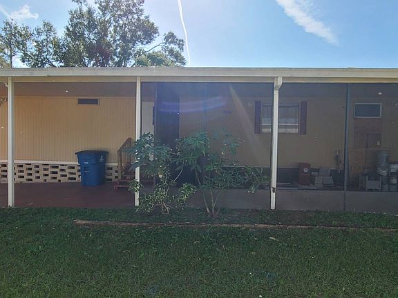3rd image of 9032 Grosse Pointe Cir