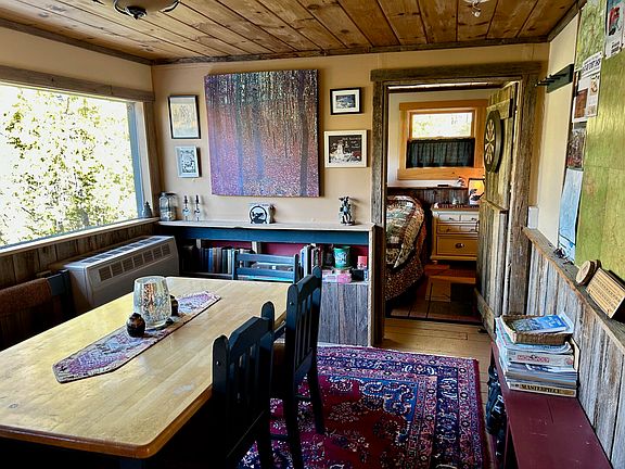 4th image of 1050 Spring Farm Road