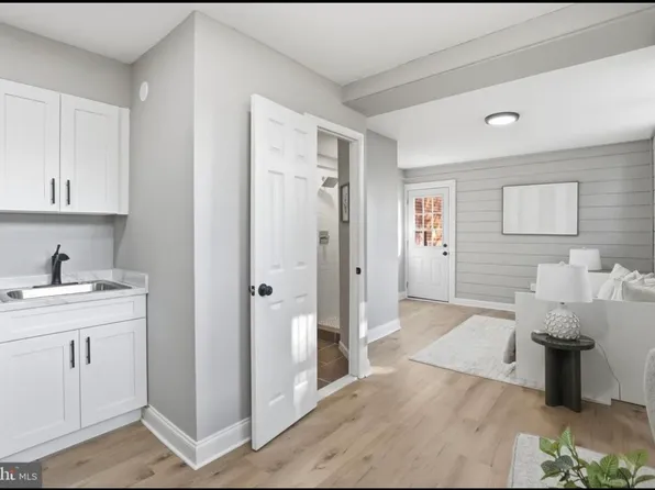 421 Saint Margarets Dr, Capitol Heights, MD 20743