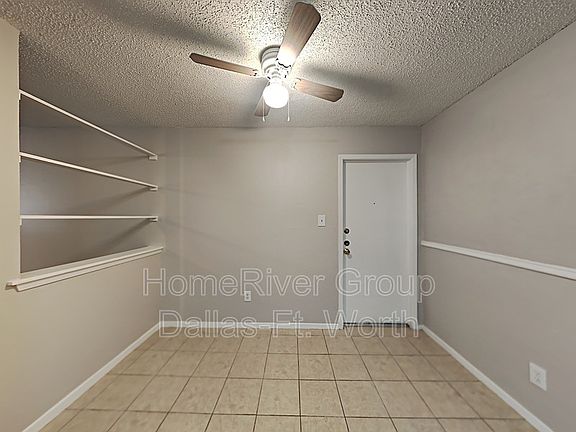 4th image of 415 S Las Vegas Trl