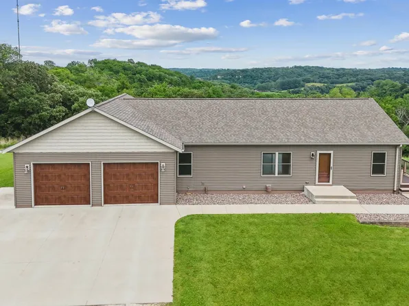 2354 Middle Calmar Rd, Decorah, IA 52101