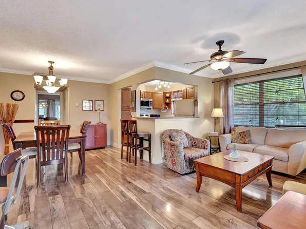 109 Dorchester #109, West Palm Beach, FL 33417