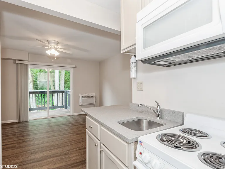 843 N Gladstone Ave #1 — Photo 6