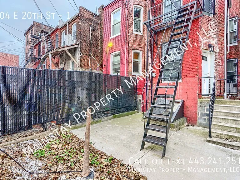 104 E 20th St #1 — Photo 4