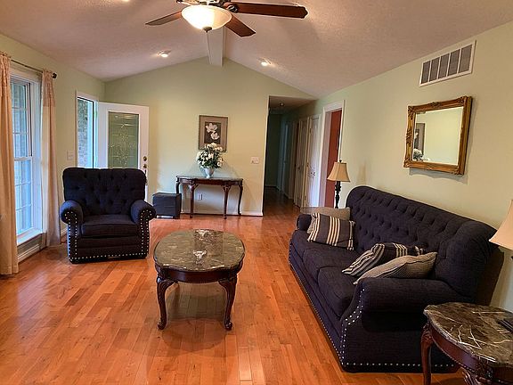 5th image of 917 Allen Pl N