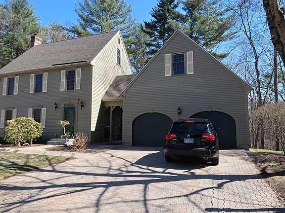 2nd image of 29 Lexington Dr
