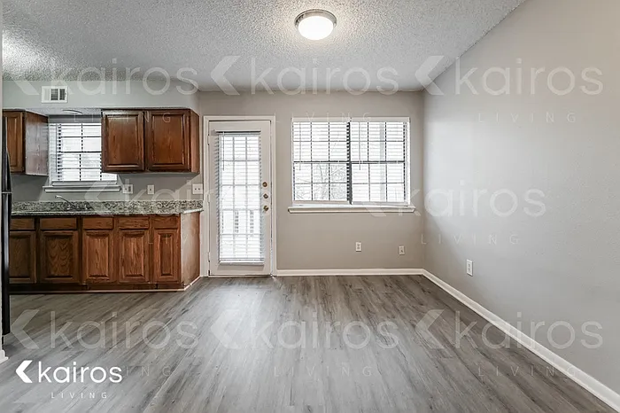820 Courtenay Pl — Photo 4