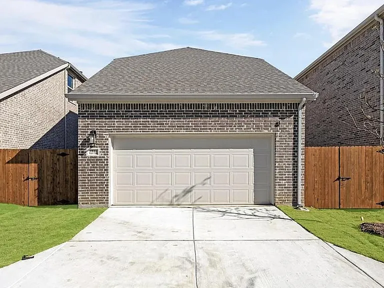 7517 Regal Ln — Photo 24