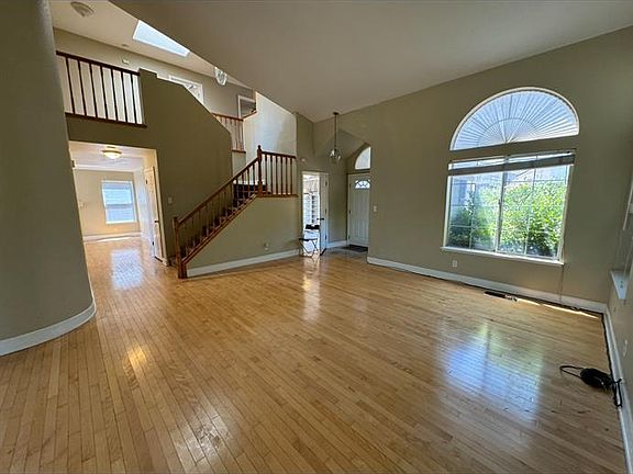 5th image of 4009 Pillsbury Ct