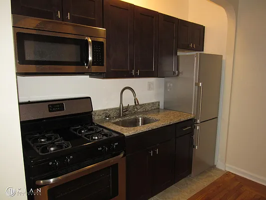 Rented by Kian Realty | media 18