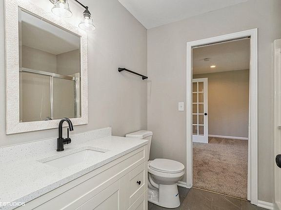 3rd image of 360 Abbey Ct