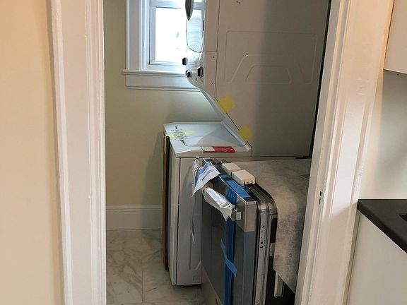 3rd image of 34 Park Ave