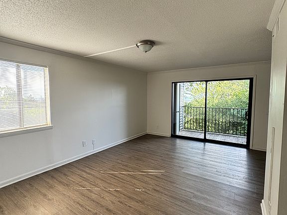 3rd image of 3300 Pawnee Ave S APT A