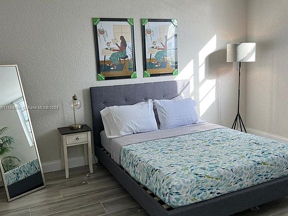 3rd image of 4001 S Ocean Dr APT 3F