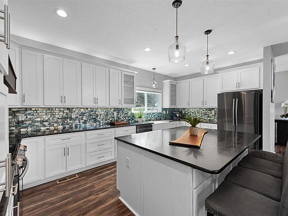 5th image of 10515 Acorn Dr