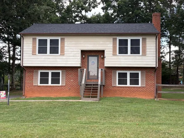 53 Green Hill Dr, Forest, VA 24551