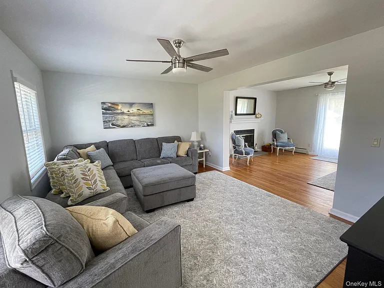 59 Peconic Ave — Photo 3