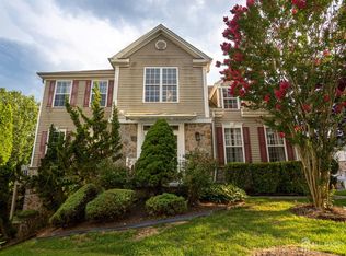16 Biesiada Ct, Parlin, NJ 08859