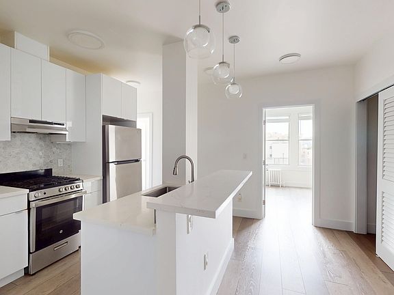 4th image of 1408 California St APT 305