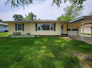 1413 Rainbow Dr, Waterloo, IA 50701