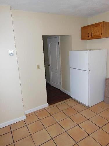 2nd image of 25 Essex St #1