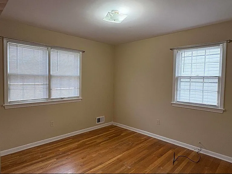 8610 35th Ave — Photo 9