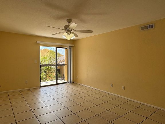 4th image of 2905 Winkler Ave APT 719