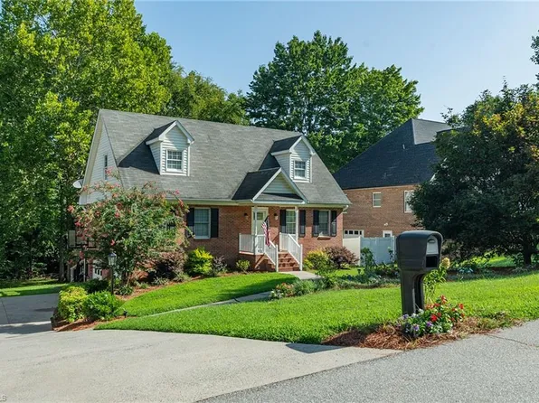6711 Fairwood Ct, Clemmons, NC 27012