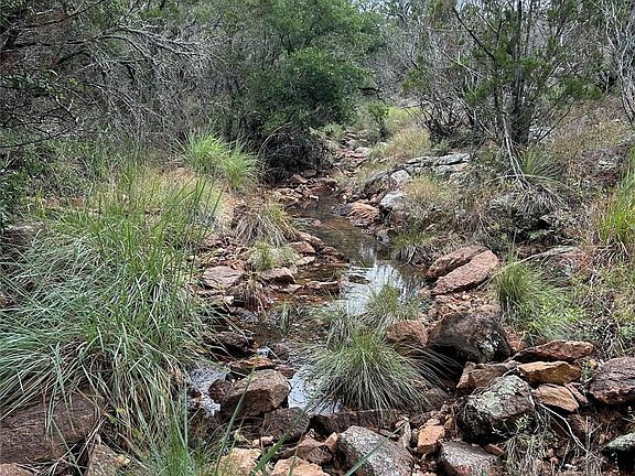 2nd image of 125 Live Oak Rd