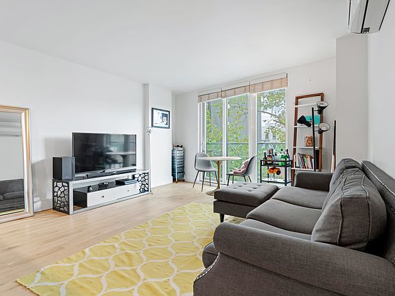 4th image of 15 E 19th St #3B