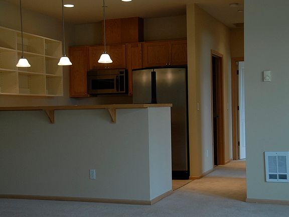 4th image of 16528 5th Ave NE APT 304