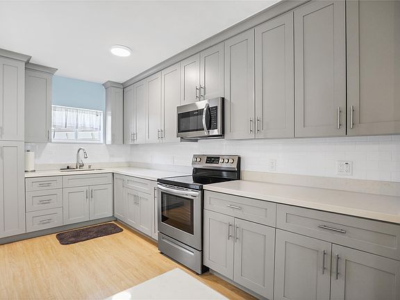 2nd image of 2500 Diana Drive #114