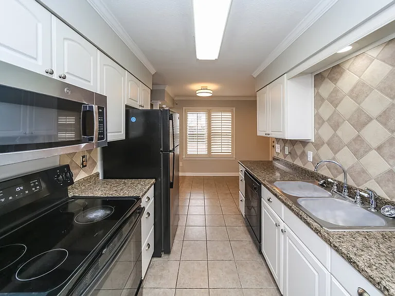 1585 Pepperwood St — Photo 8