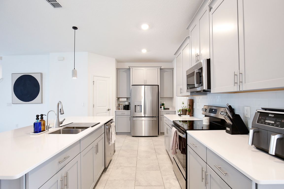 next background image