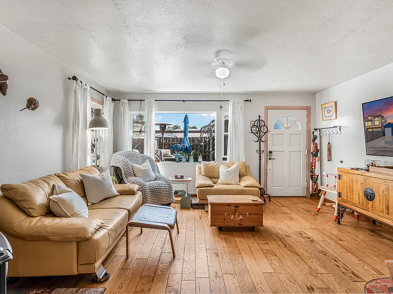 293 Hollywood Blvd — Photo 4