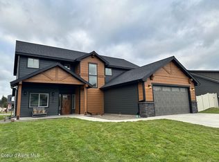 9174 N Secretariat Ln, Hayden, ID 83835