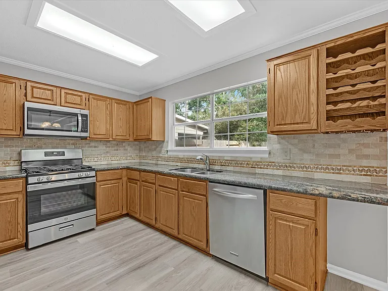 4241 Mountain Peak Way — Photo 12